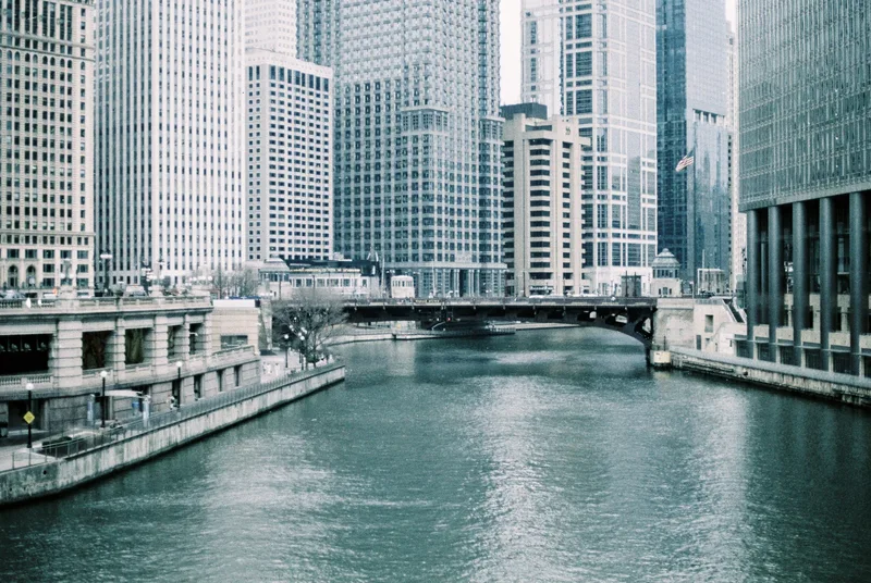 Geometry of the Urban Waterway